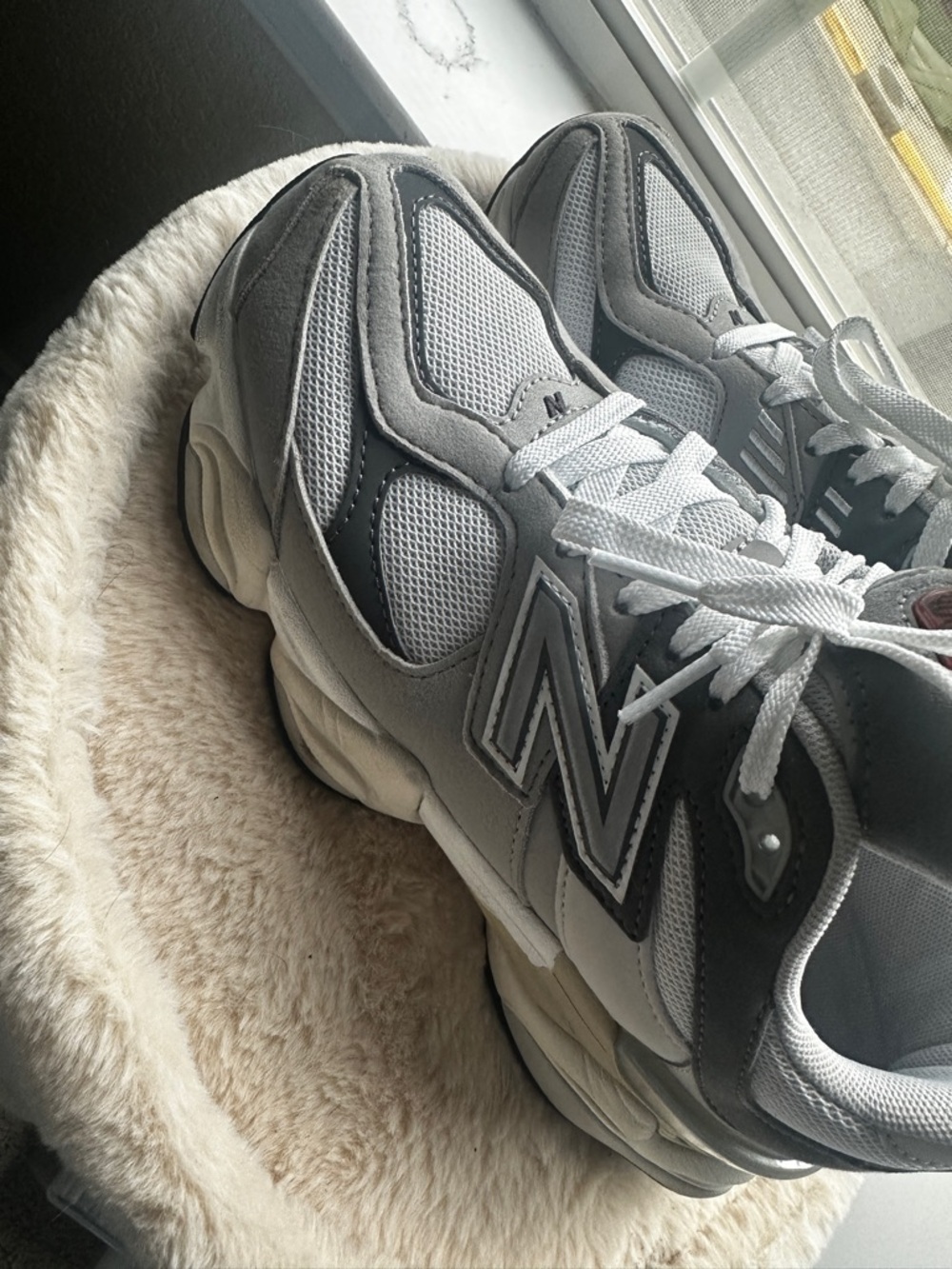 New Balance 9060 - Picture 3 of 7